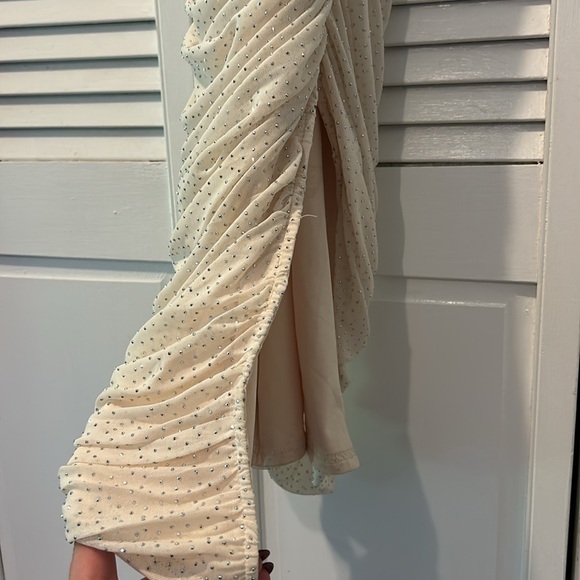 Klesis bodycon ruched faux diamond dress | Ivory - Picture 5 of 11